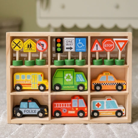Puidust autode ja liiklusmärkide komplekt