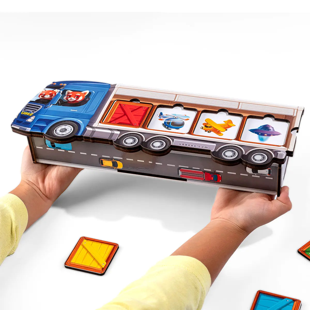 Laste arendav mäng "Neljas liigne“