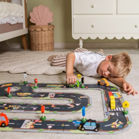 Puidust autode ja liiklusmärkide komplekt